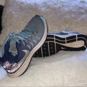 Blue Nike Zoom Pegasus 33